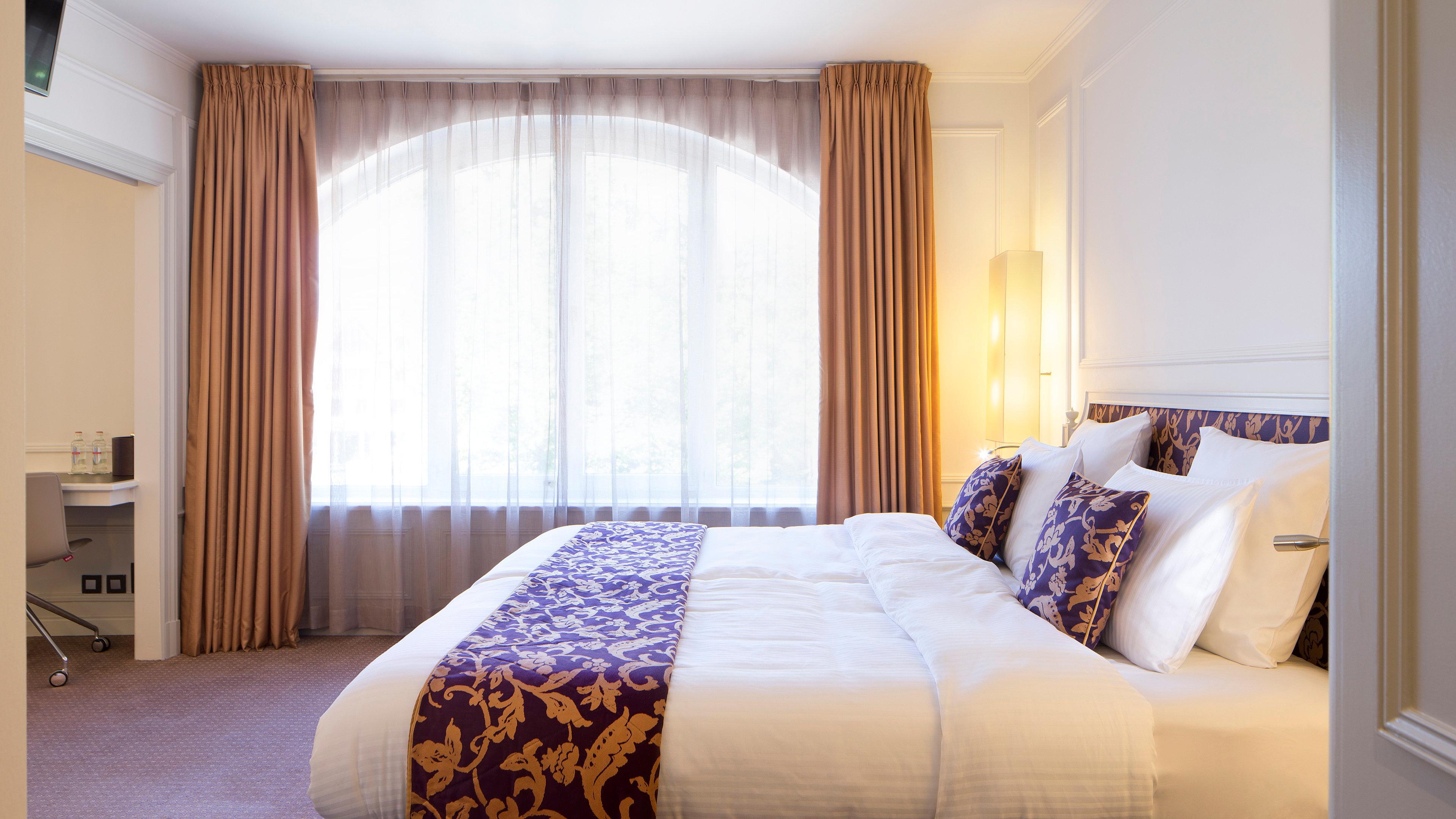 Crowne Plaza By Ihg Hotel